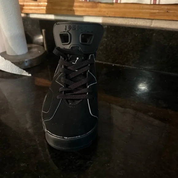 Jordan Men's Black & Gray Chrome 6’s Sneakers